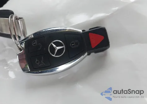 2016 Mercedes-Benz Glc 300 4Matic z USA, uszkodzony, nr VIN WDC0G4KB6GF070380